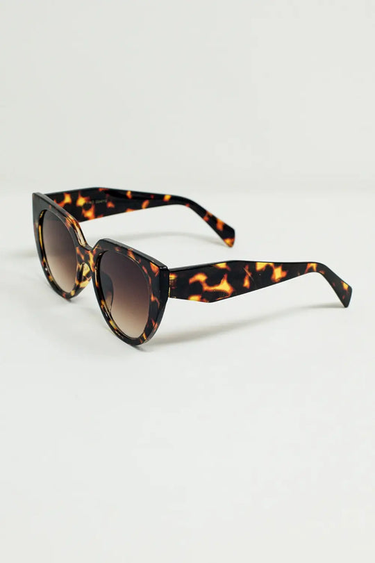 Oversized Cat Eye Sunglasses With Wide Rim in Tortoise Shell - One Size / Brown