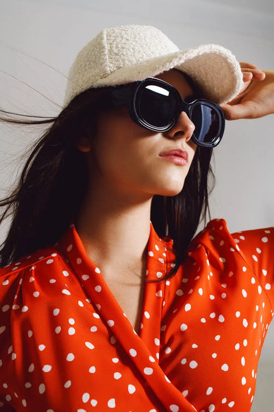 Oversized Circular Sunglasses in Black - One Size / Black