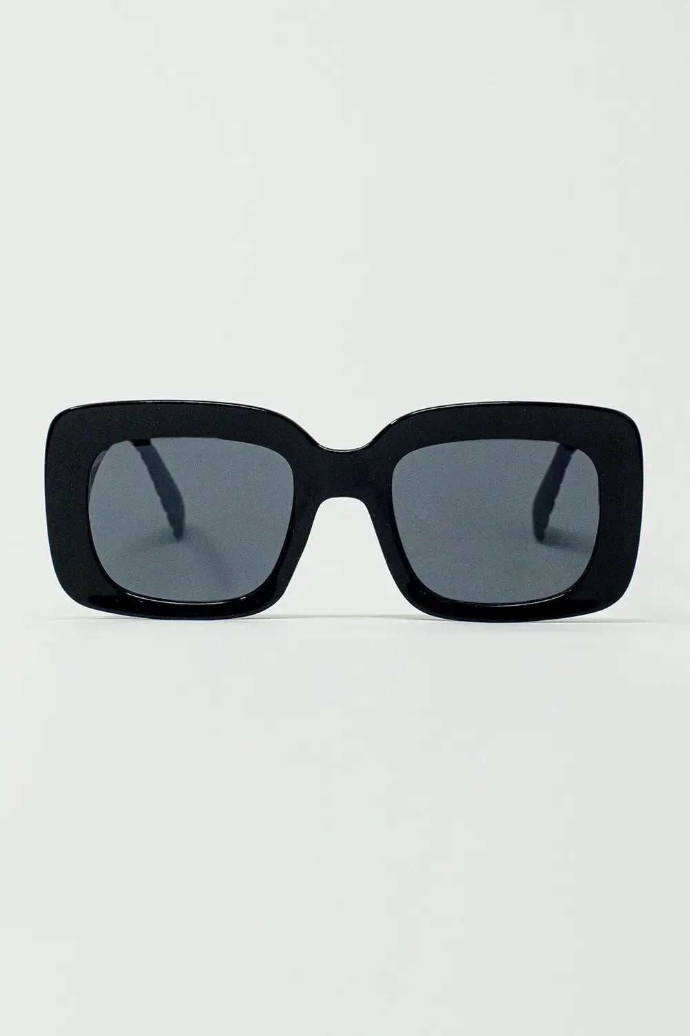 Q2 Oversized Oval Sunglasses With Side Detail in Black