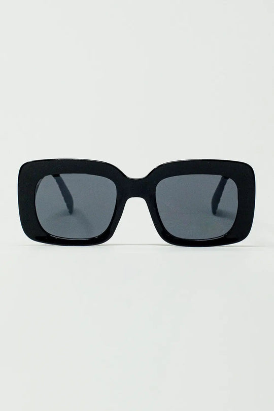 Q2 Oversized Oval Sunglasses With Side Detail in Black
