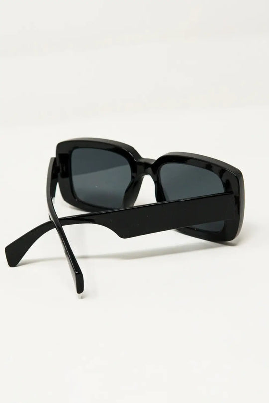 Oversized Rectangular Sunglasses With Wide Frame in Black - One Size / Black