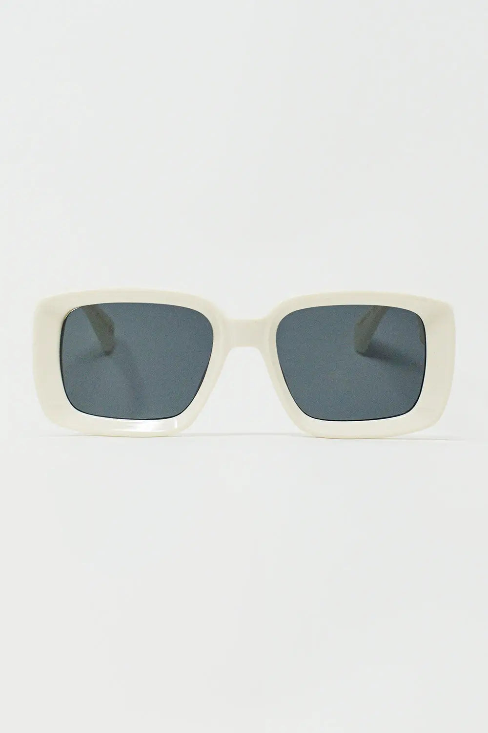 Q2 Oversized Rectangular Sunglasses With Wide Frame in White