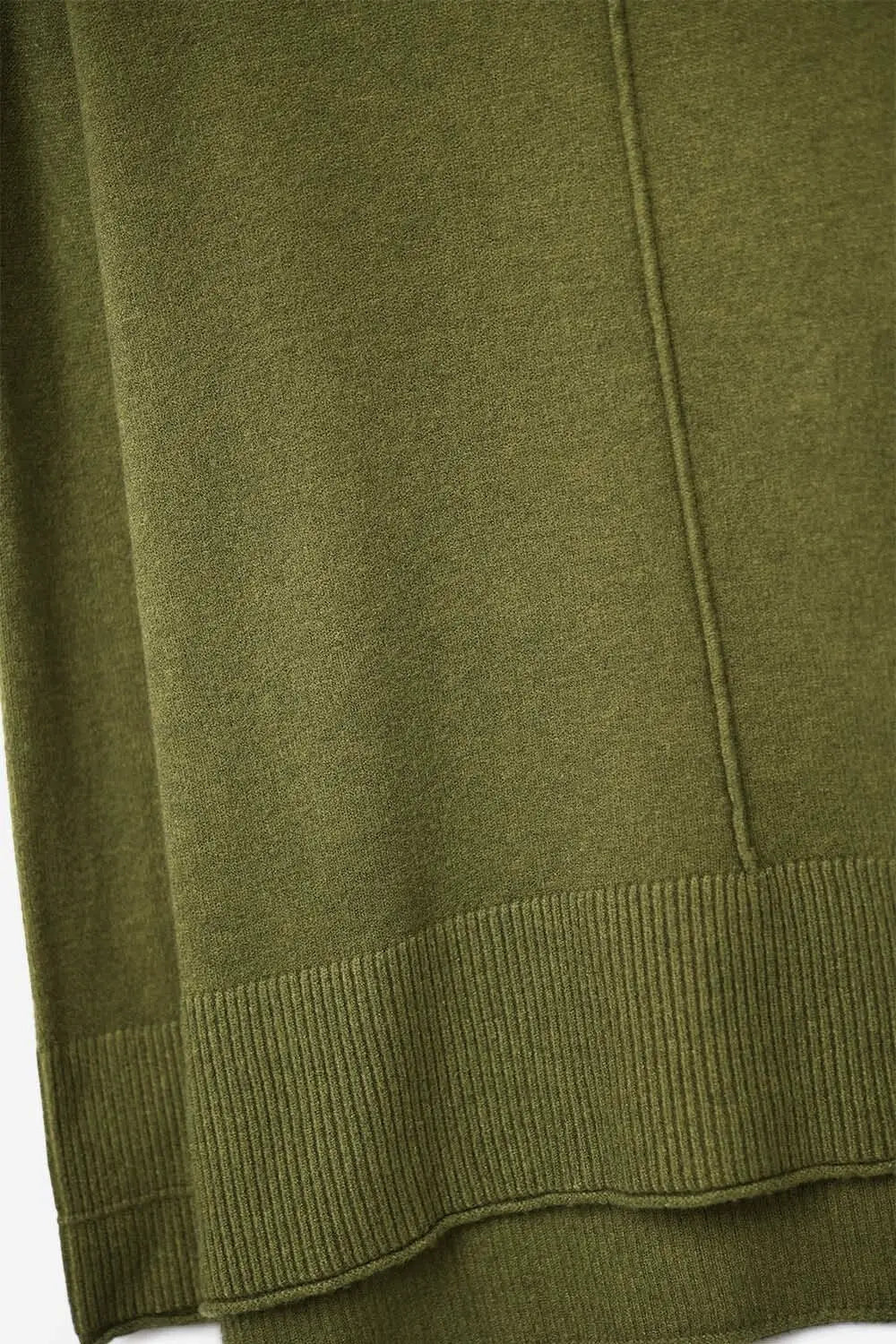 Oversized Roll Neck Sweater in military green - One Size / Green