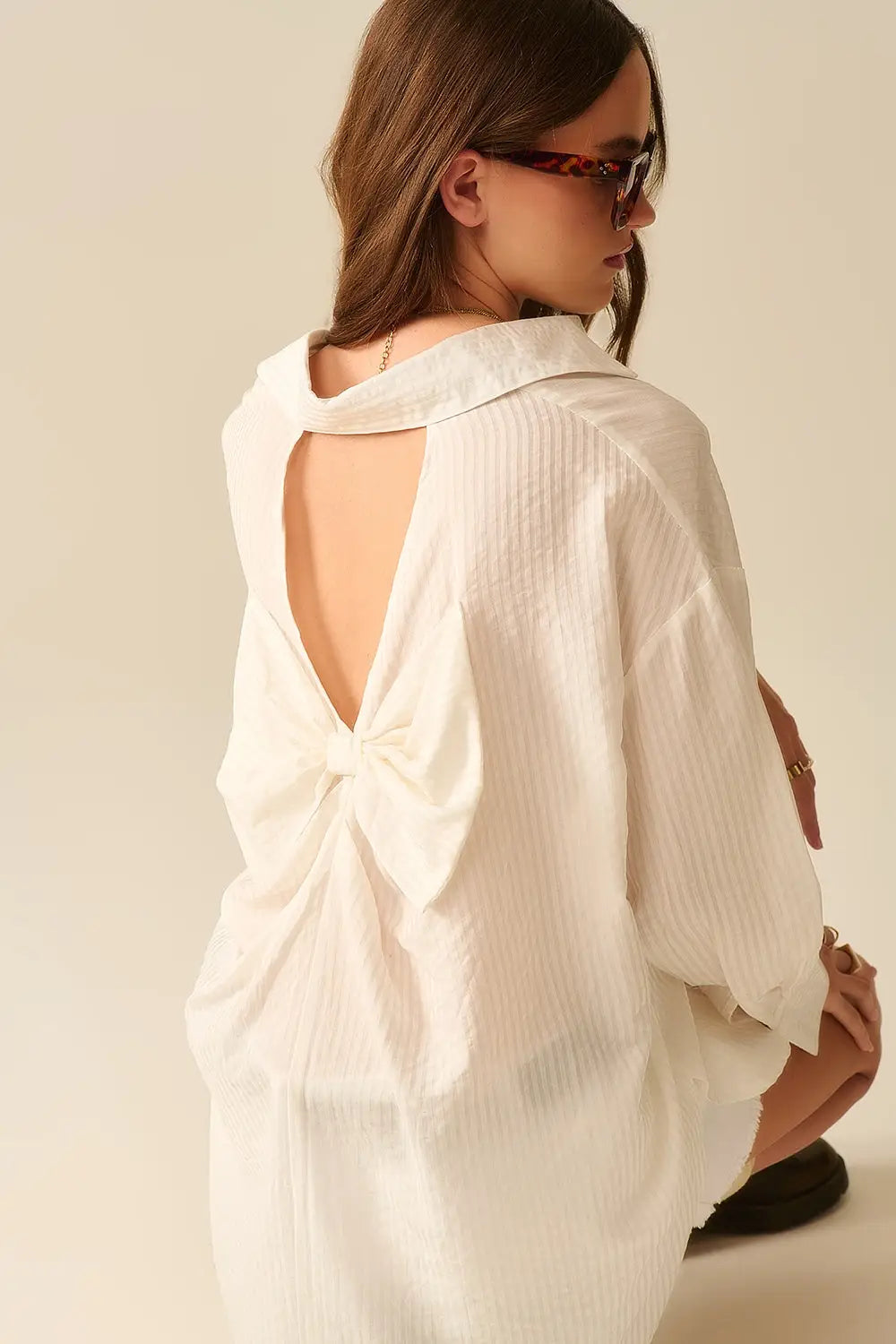 oversized white shirt with bow in the back - Shirts