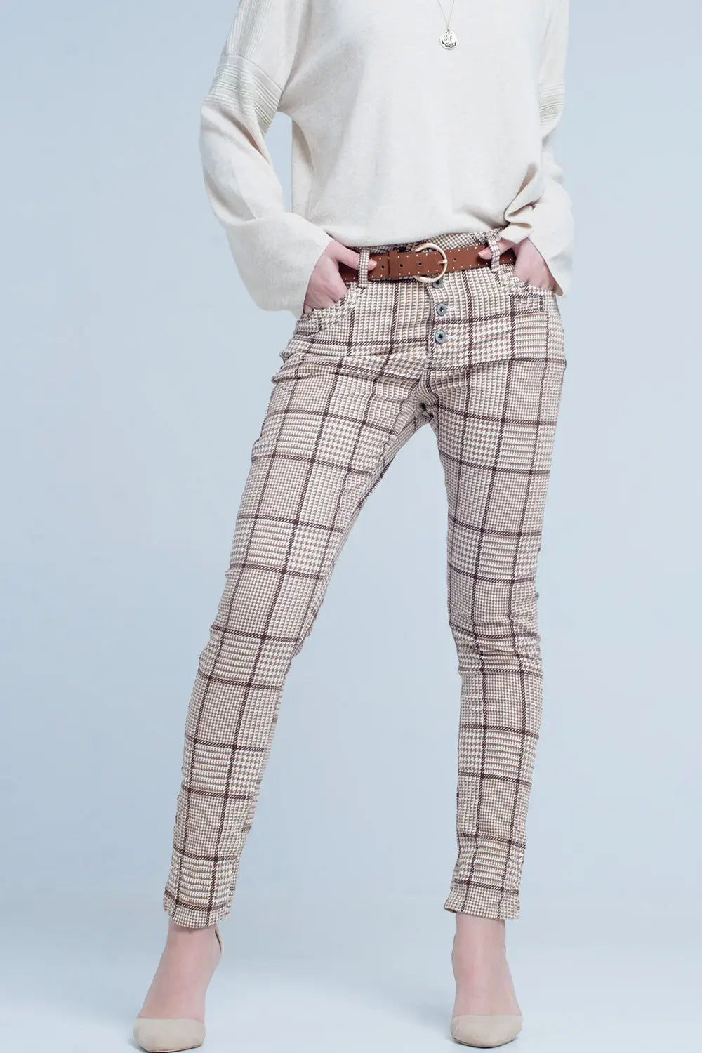 Q2 Pantalon à carreaux beige avec bouton