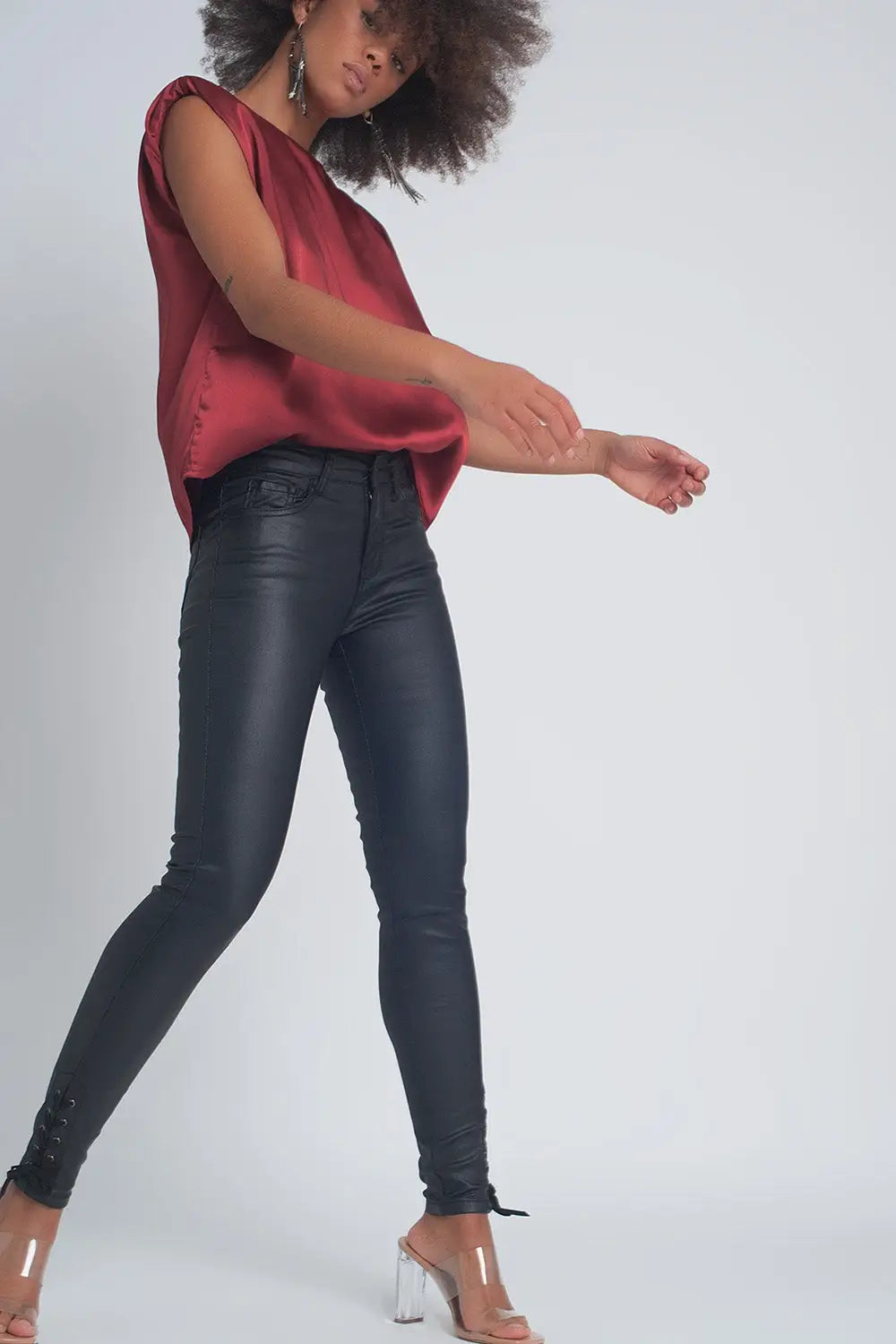 Pantalon à effet cuir noir avec laçage - Pantalons