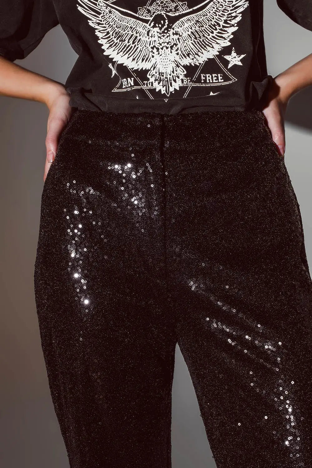 Pantalon à jambes droites à paillettes en noir - Pantalons