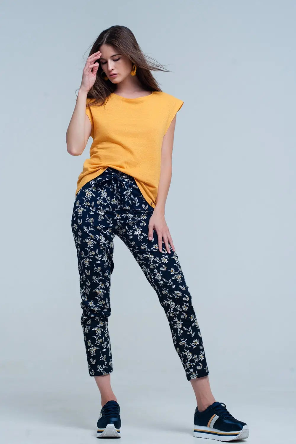 pantalon bleu Imprimé flora avec une ceinture - Pantalons