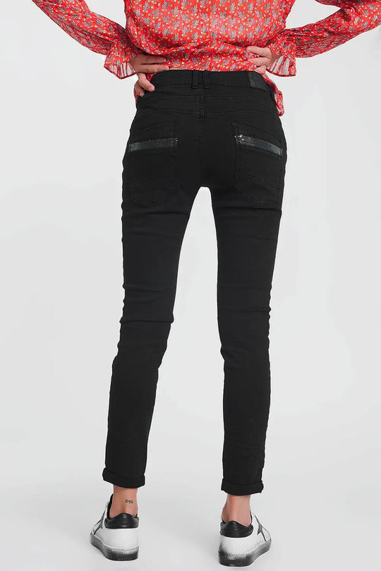 Pantalon boyfriend noir avec le détail de poche de sequin - Pantalons