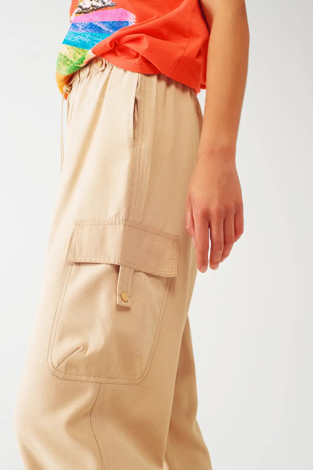 Pantalon cargo décontracté avec cordon de serrage en beige - Pantalons