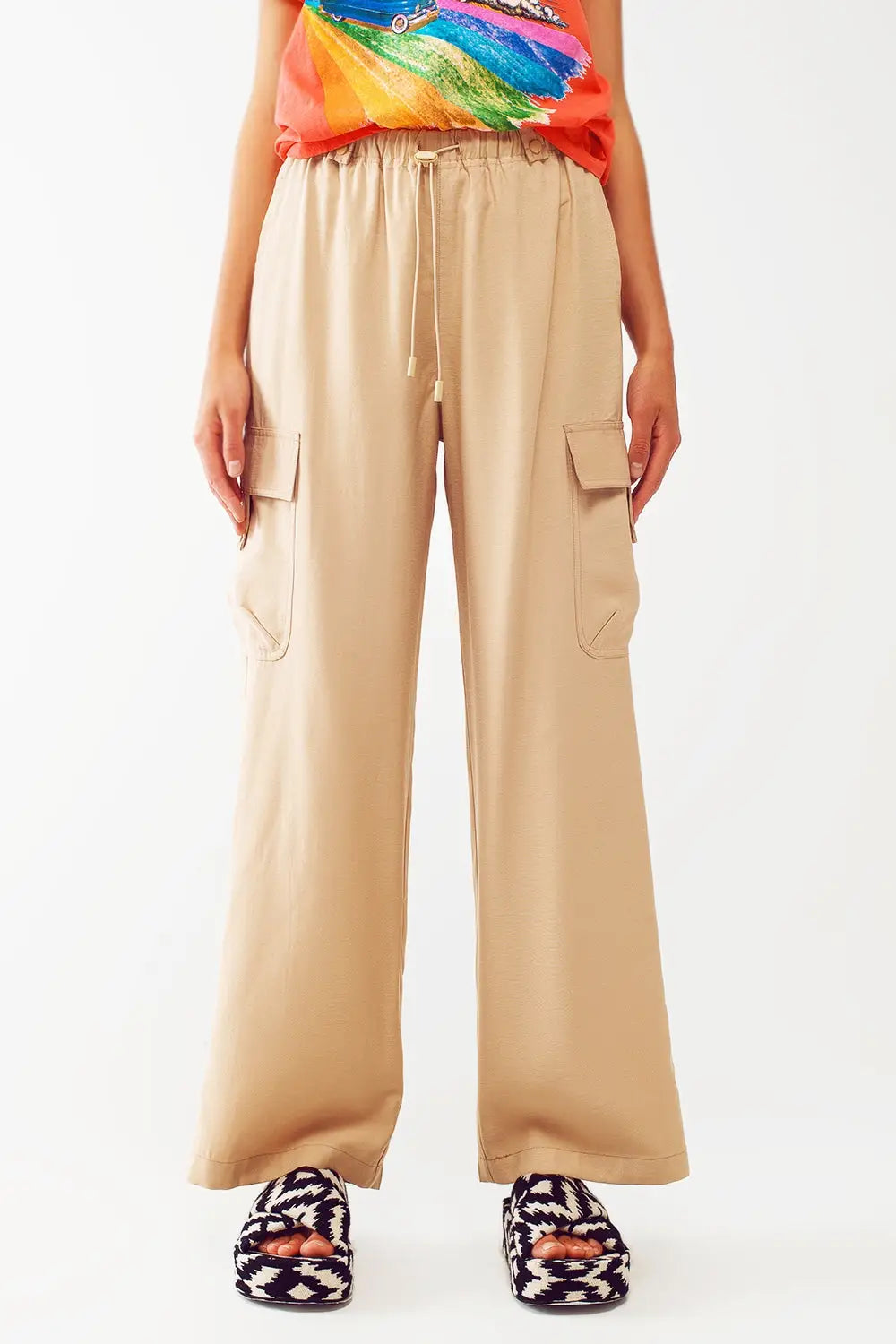 Pantalon cargo décontracté avec cordon de serrage en beige - Pantalons