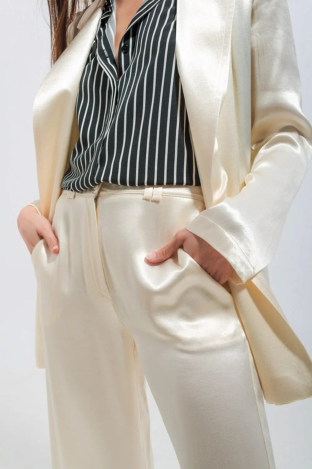 Pantalon de tailleur large en satin couleur crème - Pantalons
