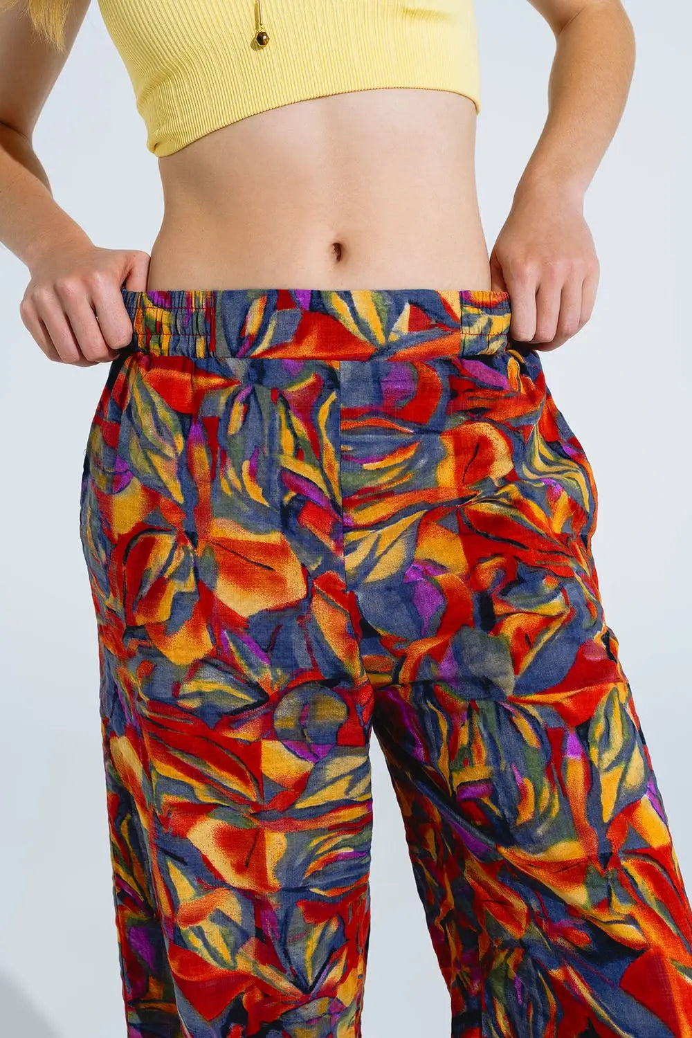 Pantalon droit à imprimé floral multicolore en nuances de rouge - Pantalons
