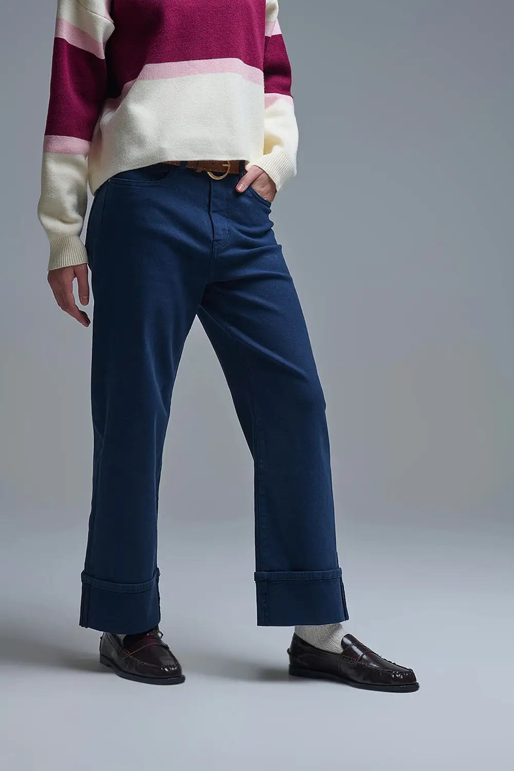 Q2 Pantalon droit à ourlet court en bleu marine