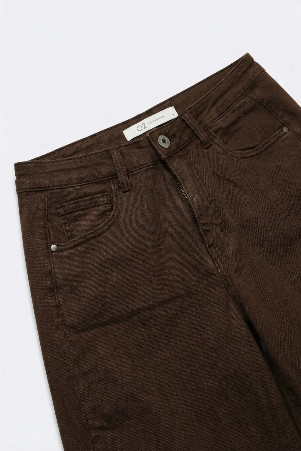 Pantalon large marron en sergé de coton avec poches style baril - Pantalons
