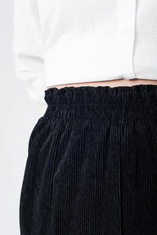 Pantalon noir large plissé à ourlet brut - Pantalons