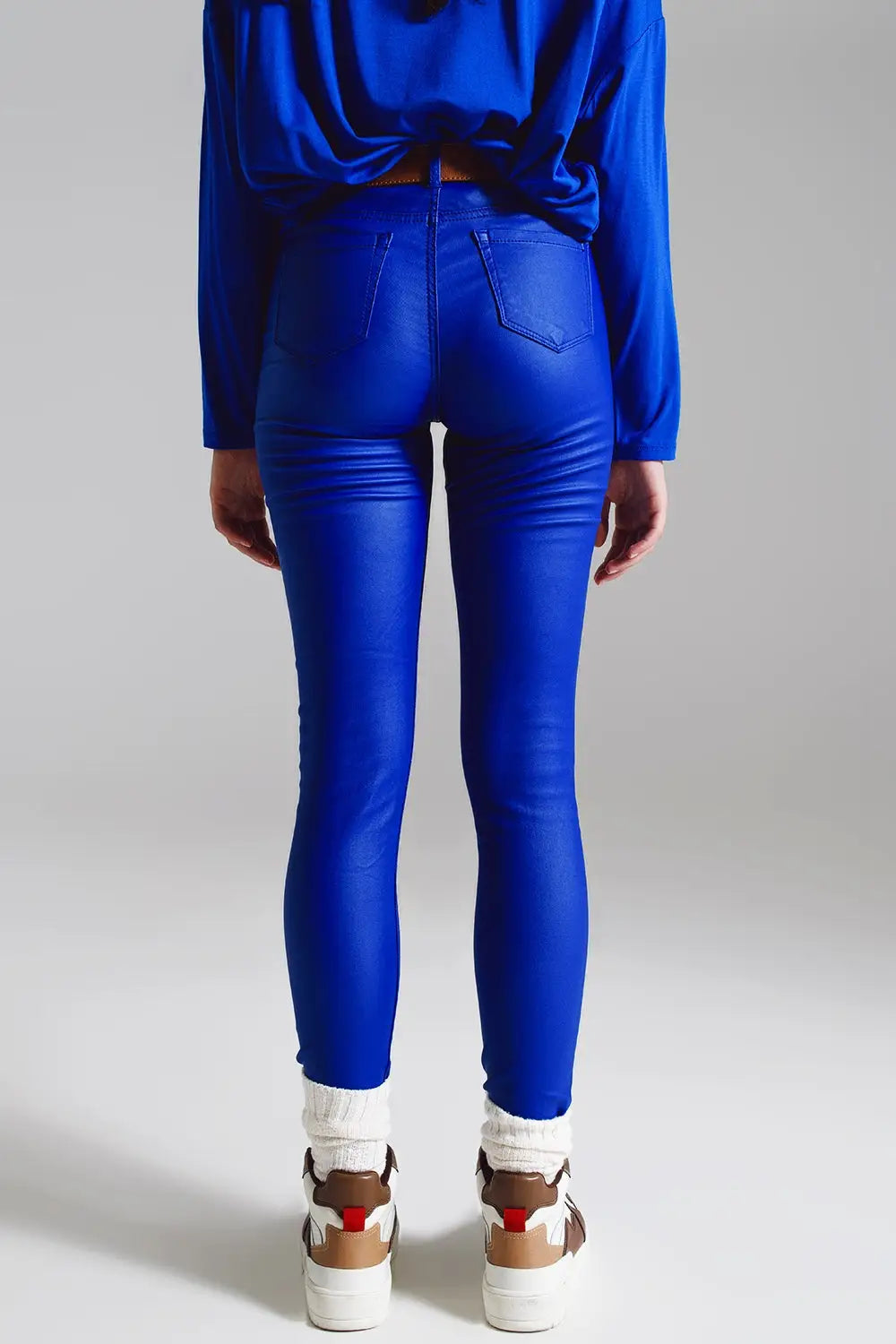 Pantalon super skinny faux cuir bleu électrique. - Pantalons