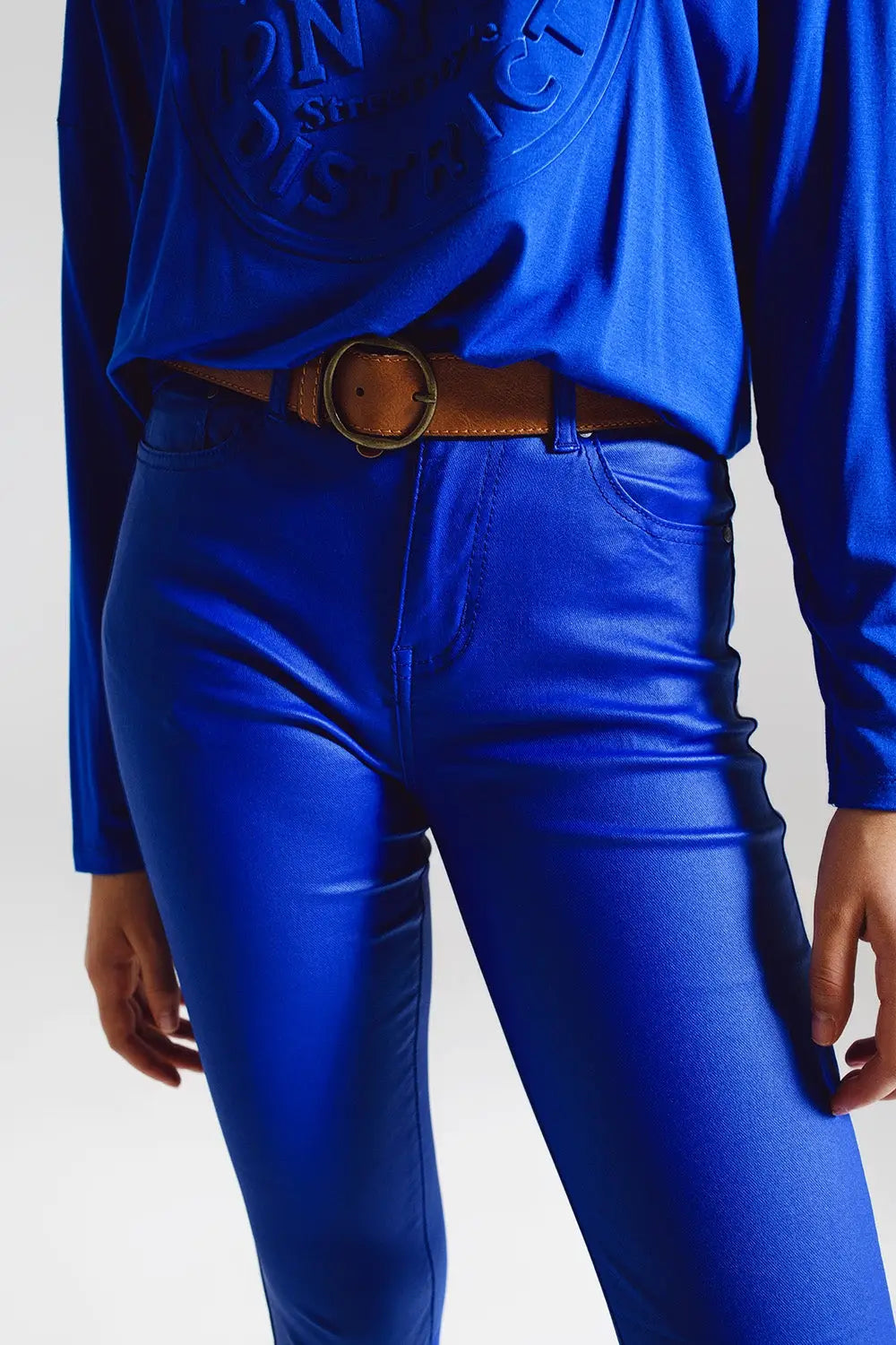 Pantalon super skinny faux cuir bleu électrique. - Pantalons