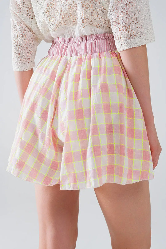 Pink Checkered print shorts with tight-fitting waist detail - Pants