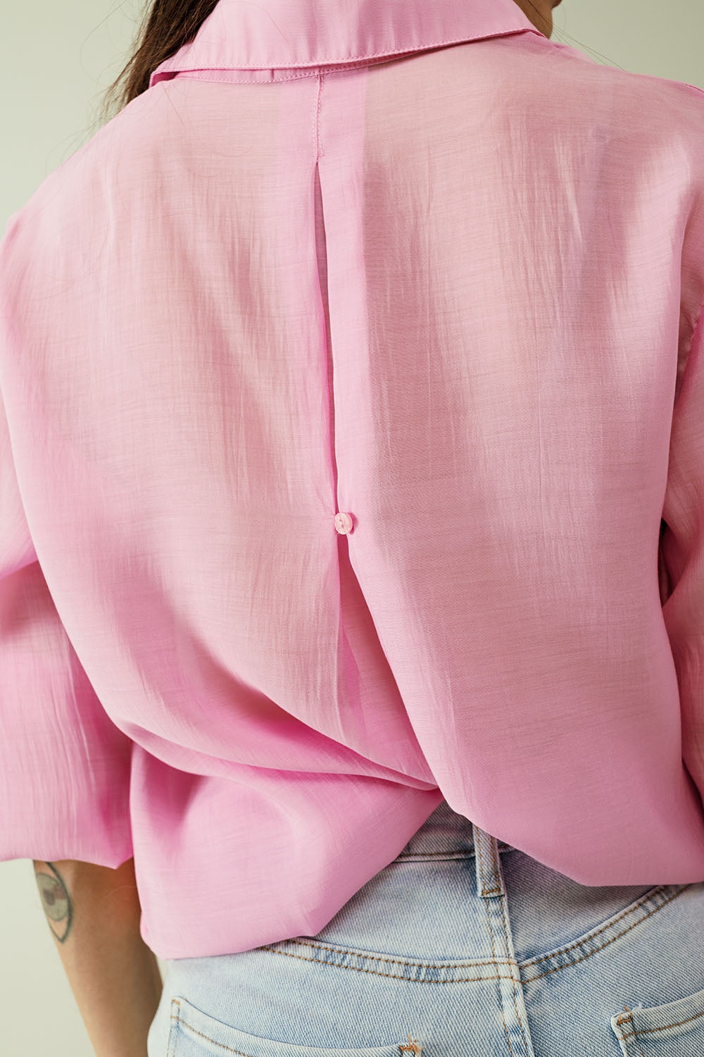 Pink chiffon shirt with long sleeves and one chest pocket