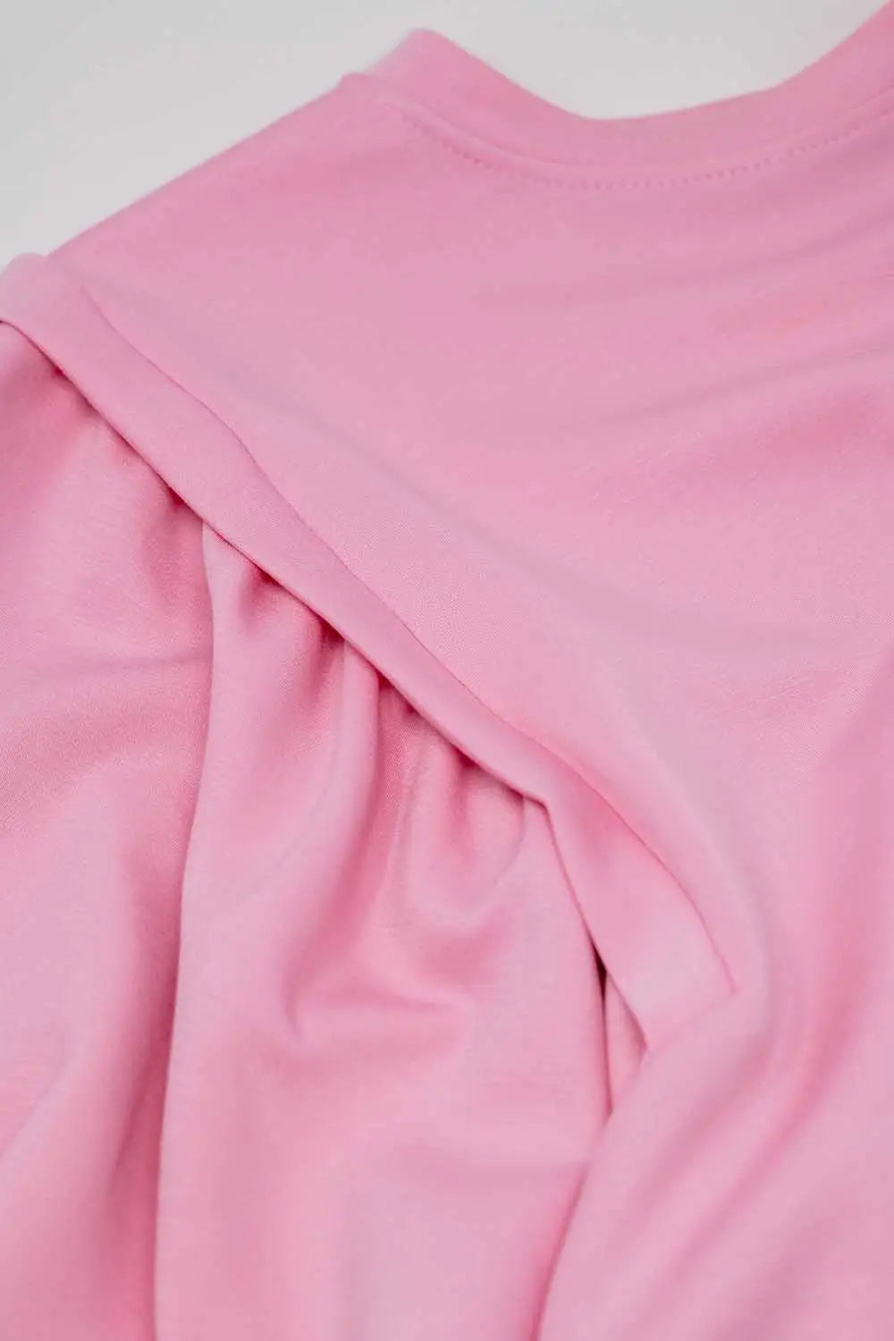 Pink long-sleeved sweater with frontal sewn details on the sides - One Size / Pink - Sweaters