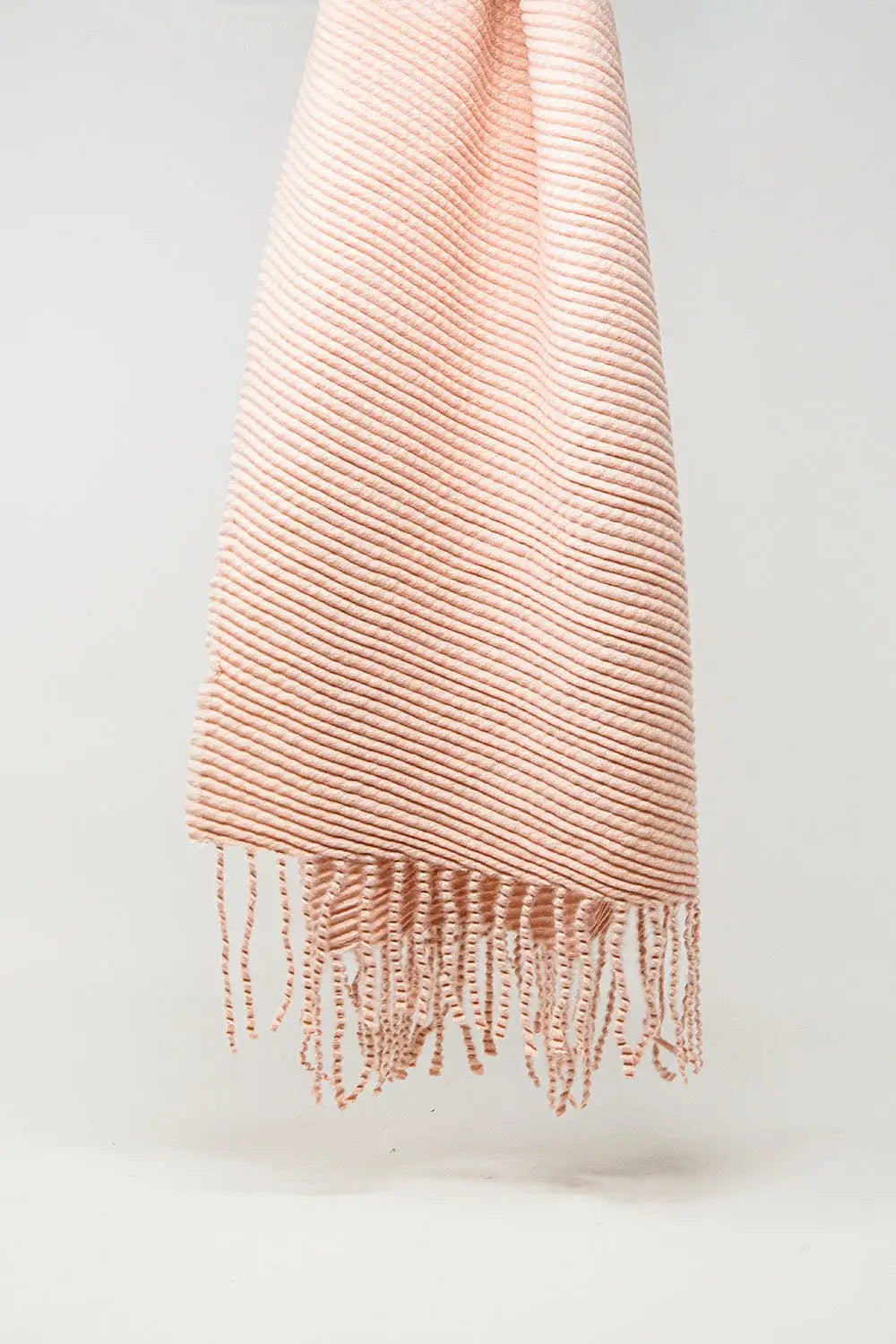 Q2 Pink scarf in soft and fluffy fabric with fringes
