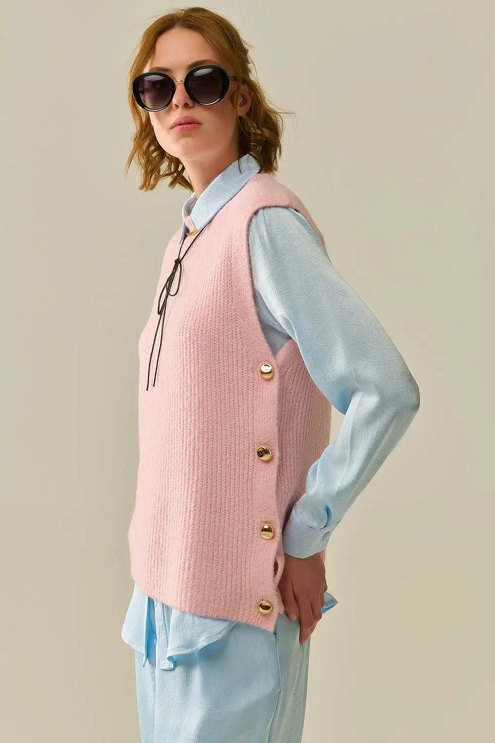 Pink sleeveless sweater with gold buttons - One Size / Pink - Sweaters