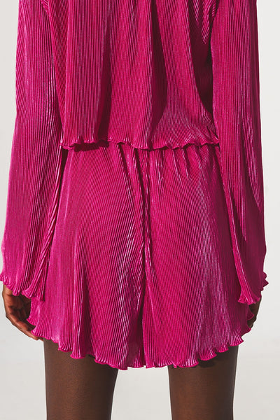 Pleated shorts in fuschia