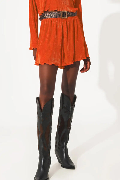 Pleated shorts in orange - Pants