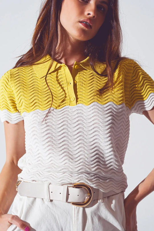 Polo court tricoté en blocs de couleur blanc et jaune - Pulls
