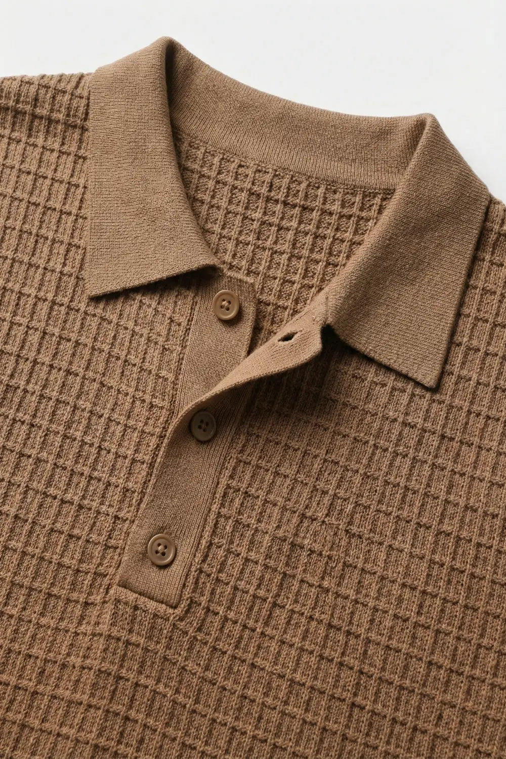 Polo en tricot texturé à manches courtes en camel - Pulls