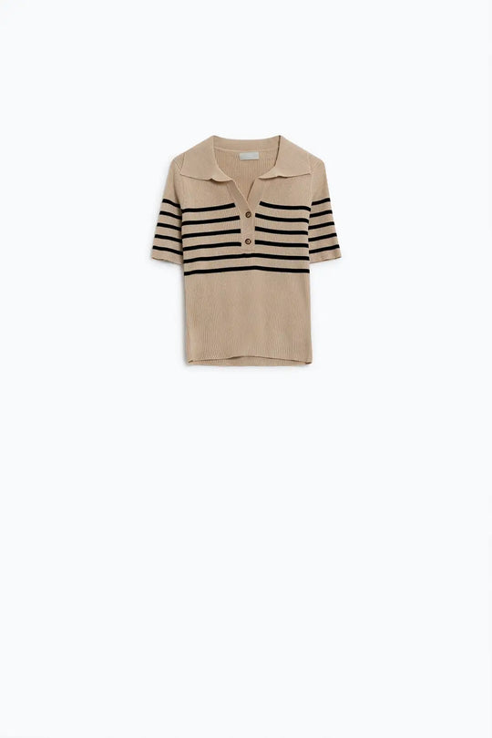 Polo rayé à boutons en beige - Pulls