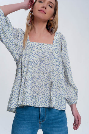 Q2 puff sleeve top with square neck in blue floral print