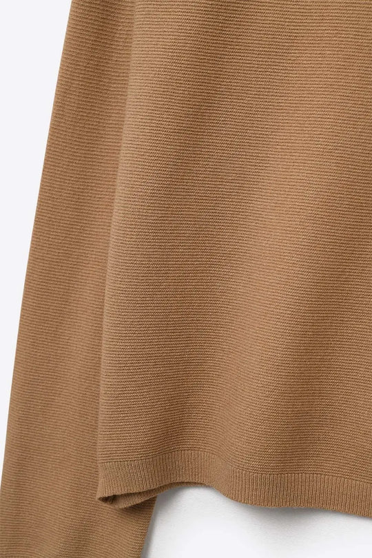 Pull à col en V en tricot fin camel avec texture linéaire subtile - One Size / marron