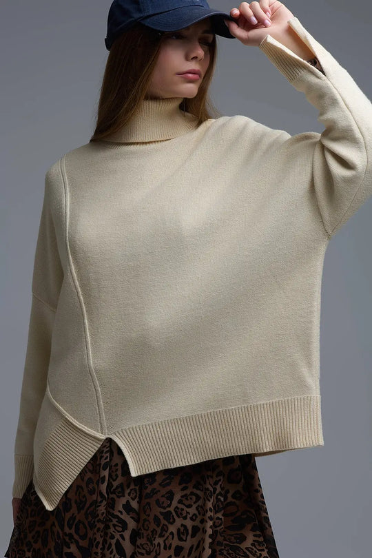 Pull à col roulé asymétrique en tricot doux beige - Pulls