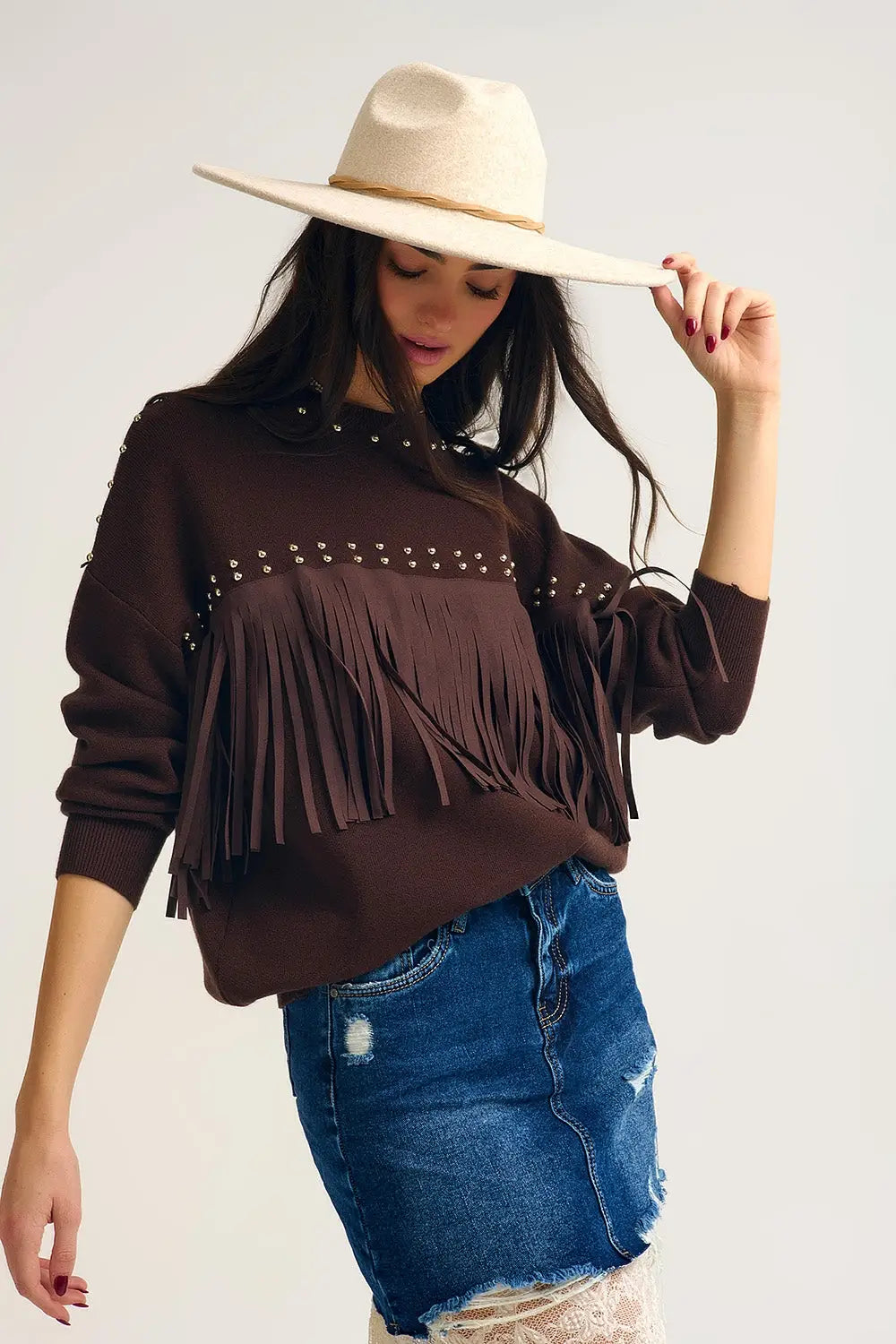 Q2 Pull à franges marron avec détails métalliques