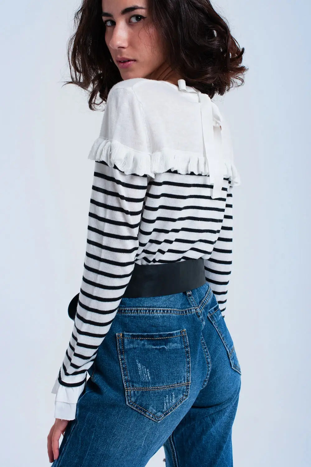 Pull blanc à rayures noires et volants - Pulls