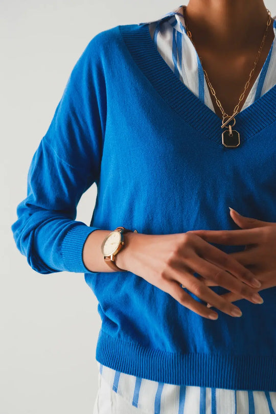 Pull col V en maille fine bleu - Pulls