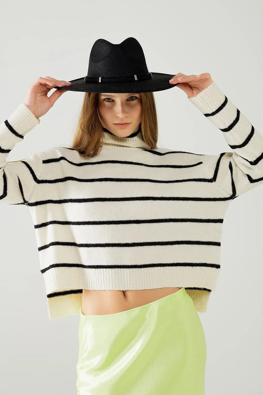 Pull crème rayé noir à col montant - Pulls