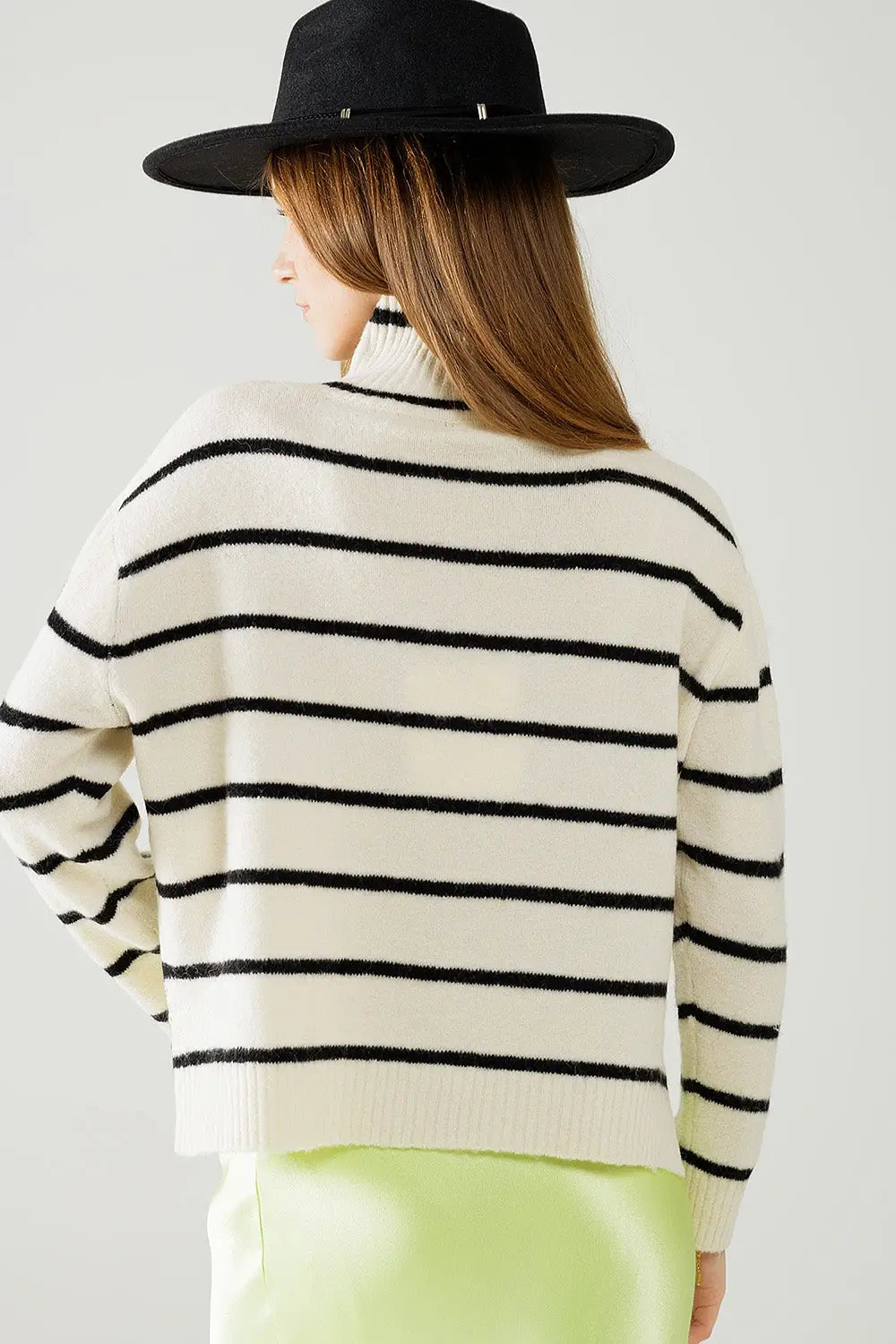 Pull crème rayé noir à col montant - Pulls