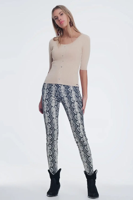 Pull d’ensemble ajusté en maille côtelé à boutons en beige - Pulls