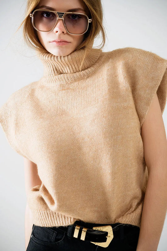 Pull douillet sans manches à col roulé en camel - Pulls