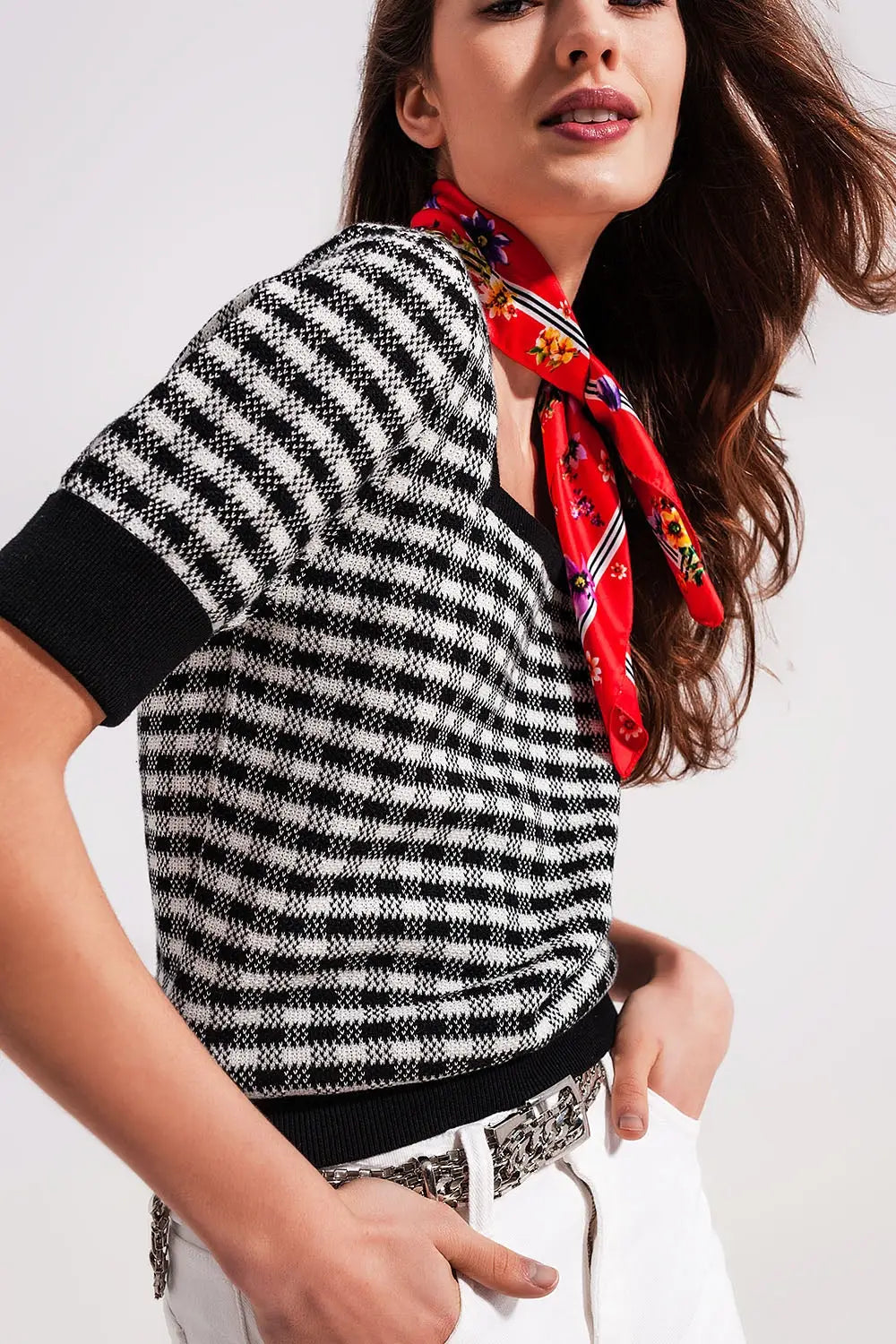 Pull duveteux à encolure carrée noir et blanc - Pulls
