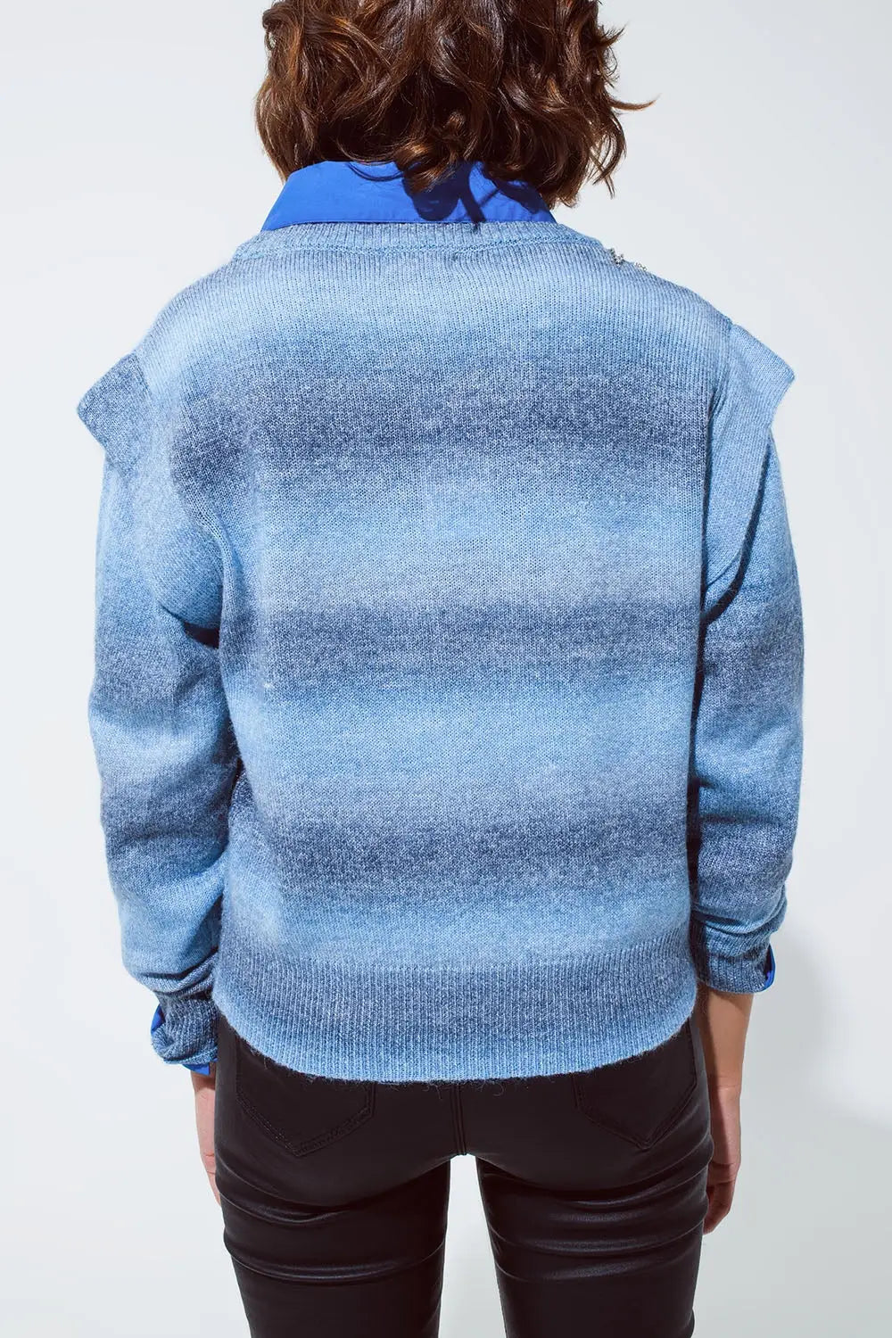 Pull en bleu ombré avec col rond et détails des manches - Pulls