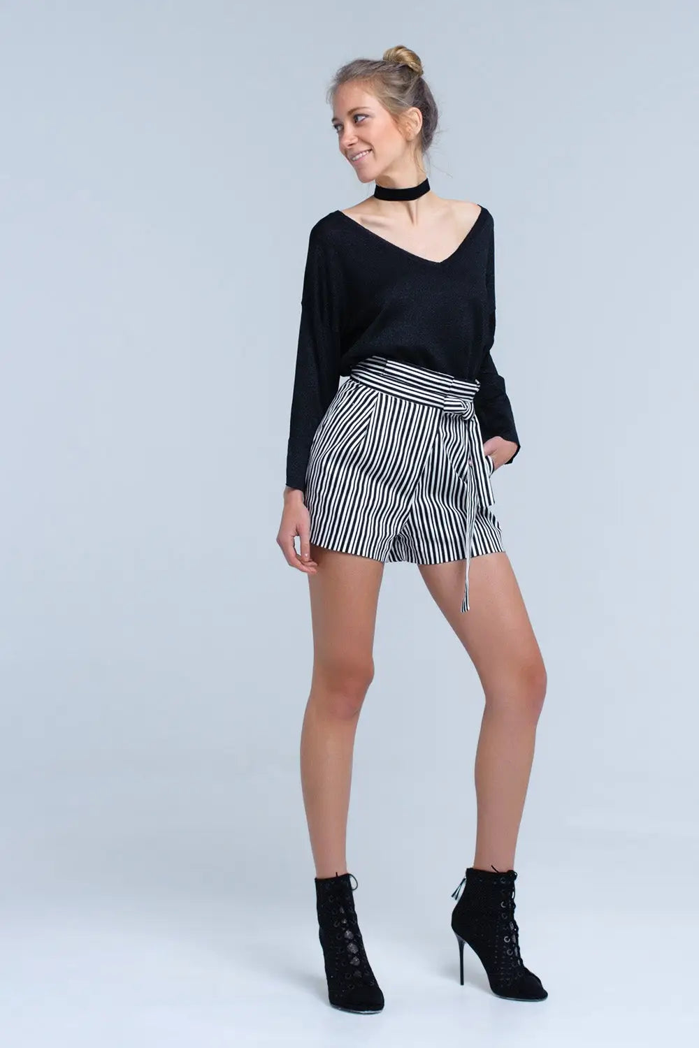 Pull en maille noire avec détail en lurex doré - Pulls