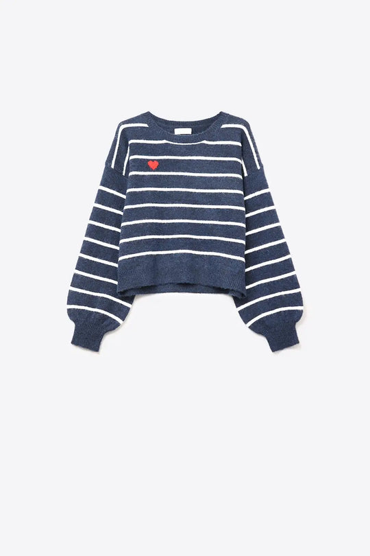Q2 Pull en tricot rayé marine avec détails en forme de cœur rouge