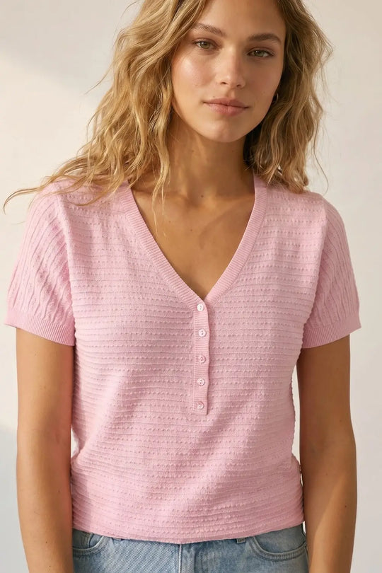 Pull léger à col en V avec boutons en tricot texturé rose - One Size / rose - Pulls