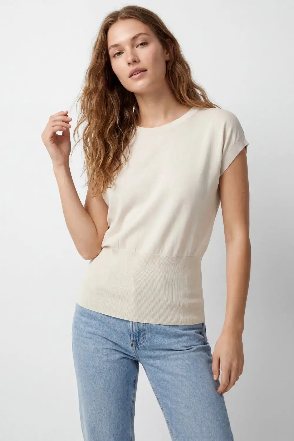 Pull léger en maille avec large bande côtelée à la taille en beige - One Size / beige