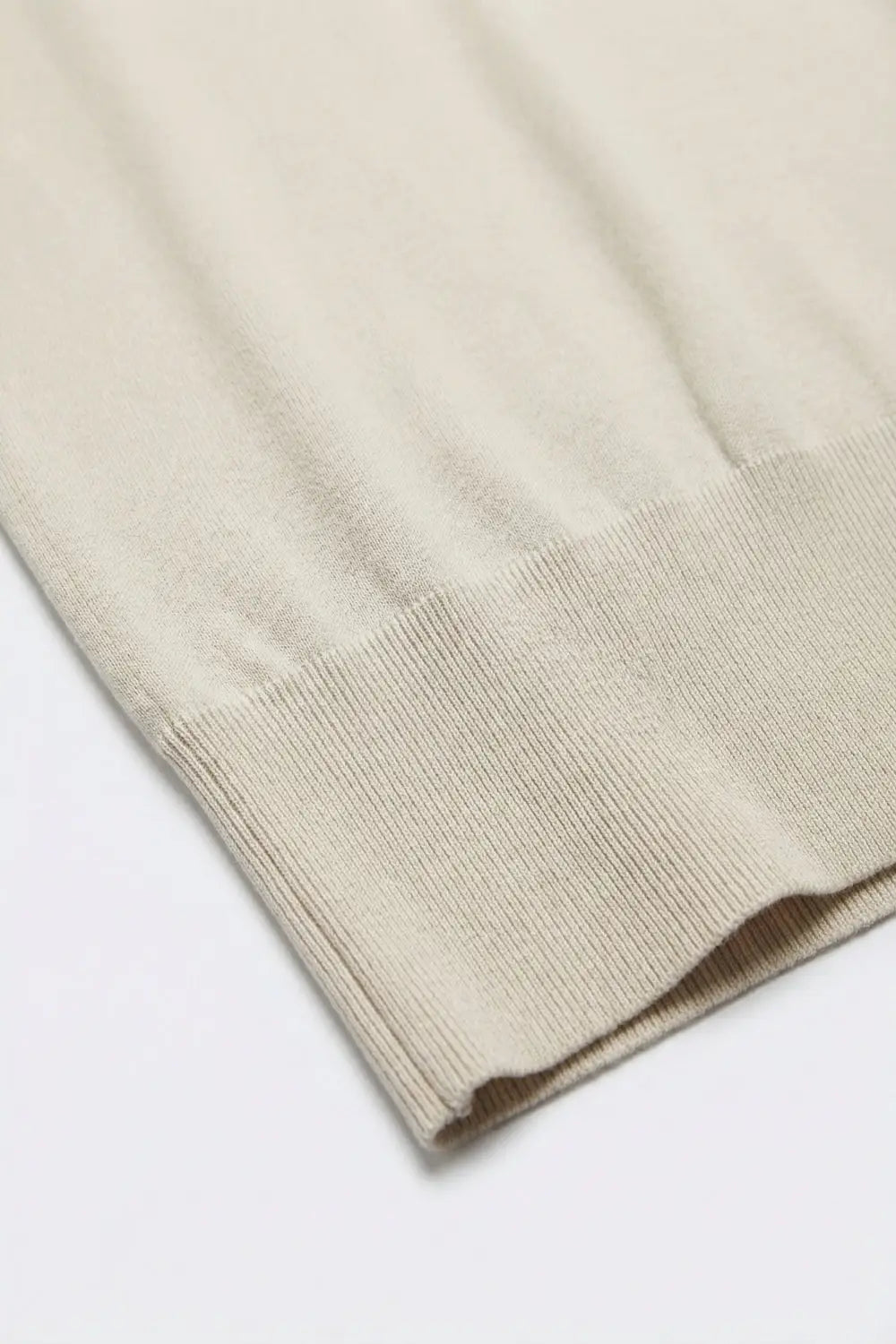 Pull léger en maille avec large bande côtelée à la taille en beige - One Size / beige
