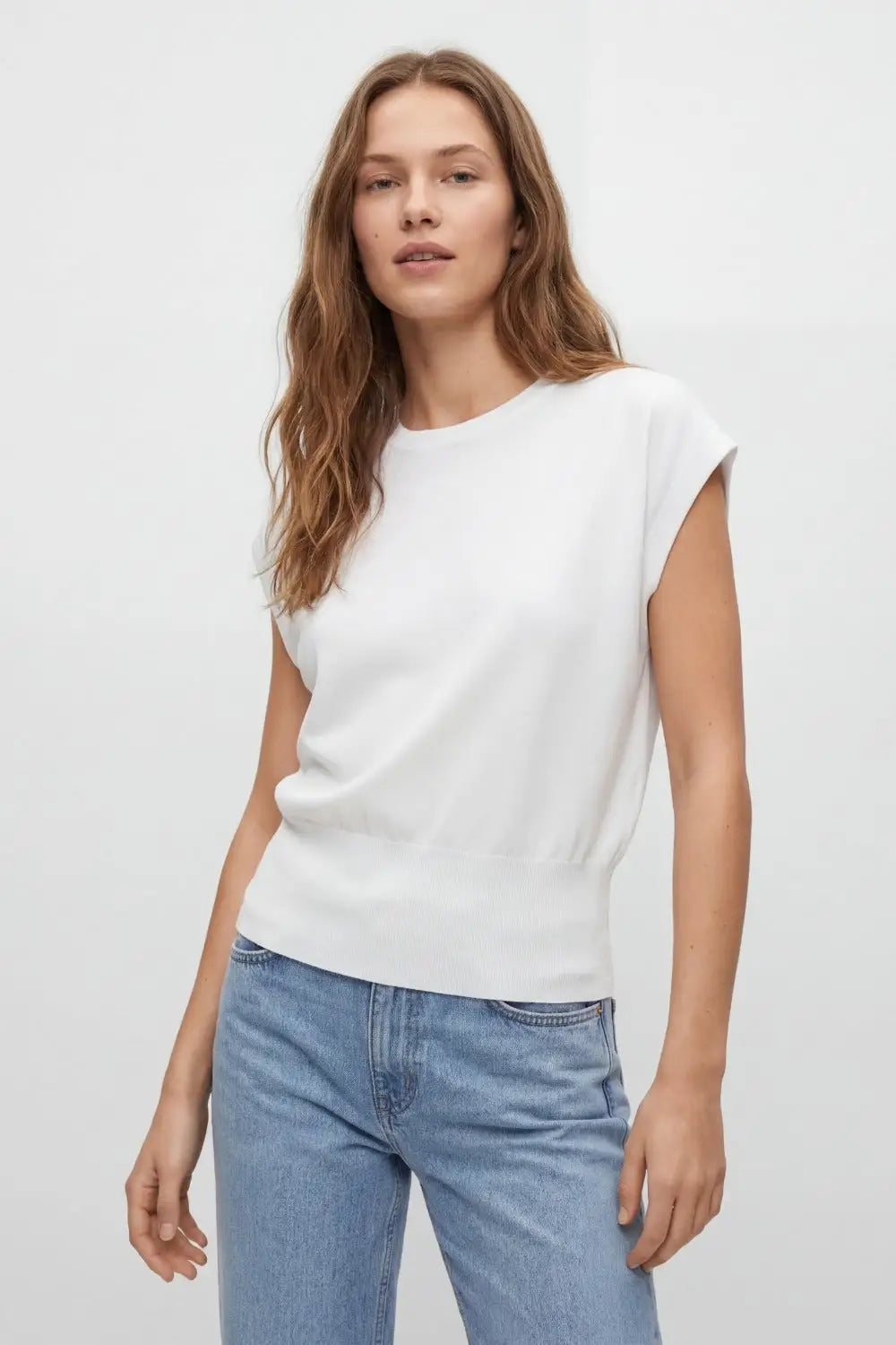 Pull léger en maille avec large bande côtelée à la taille en blanc - One Size / blanc